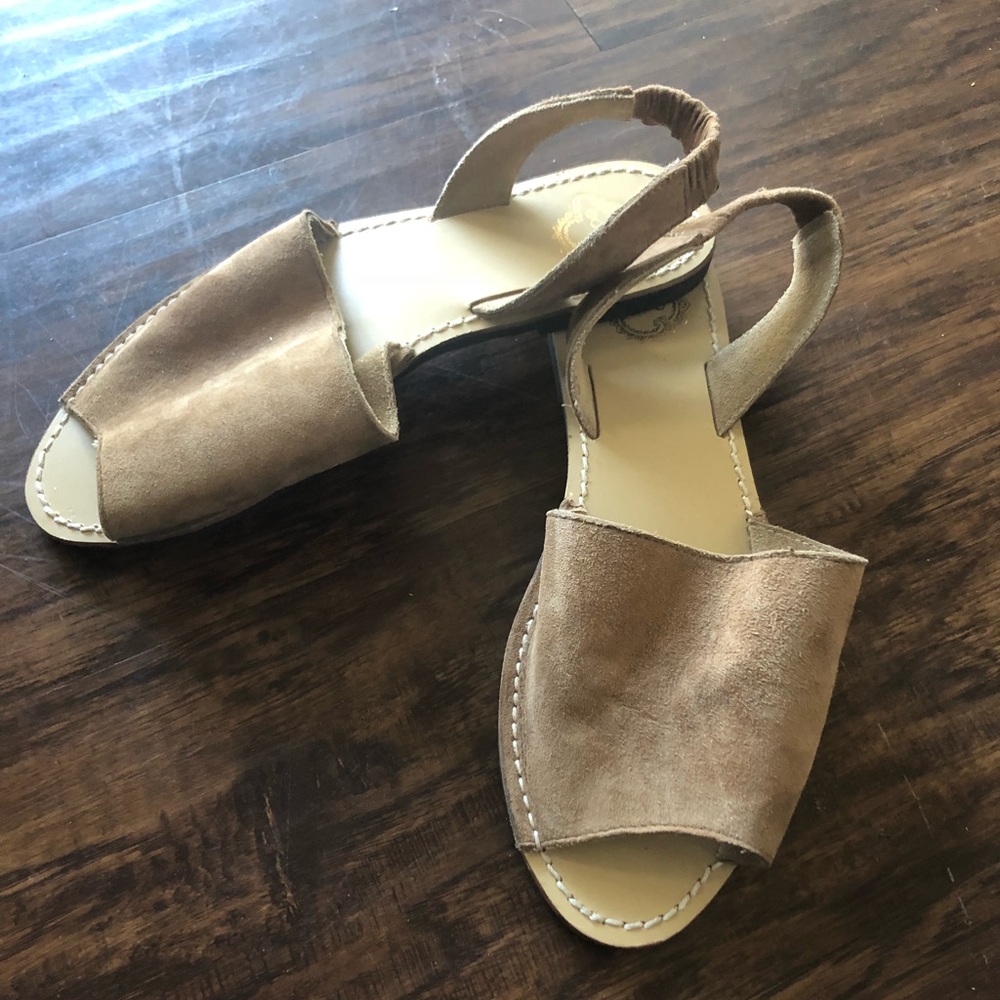 Peep toe leather shoes